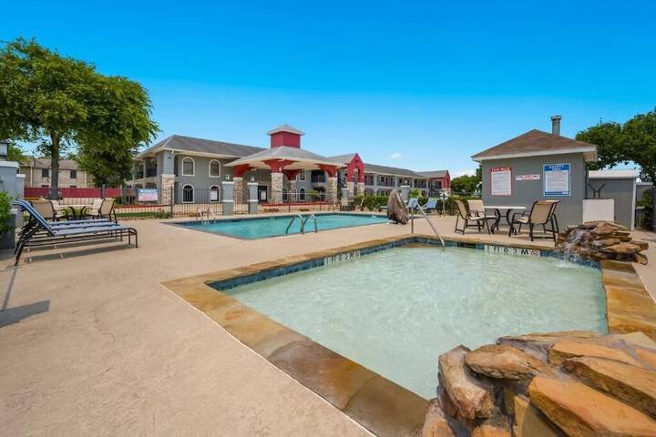 Clarion Pointe