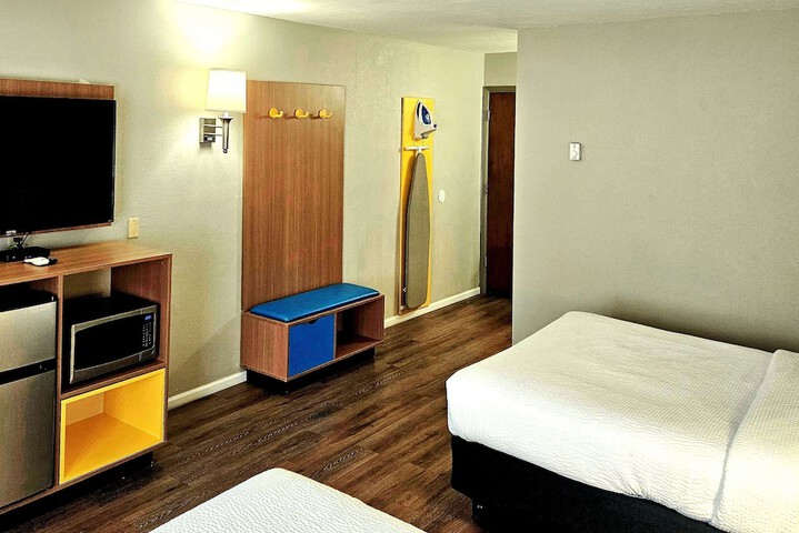 Room 13 of 47