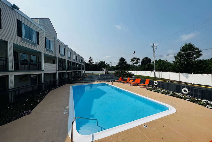 Pool 10 of 111