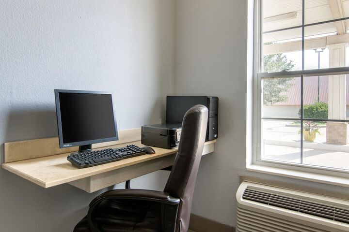 Business Center 28 of 28
