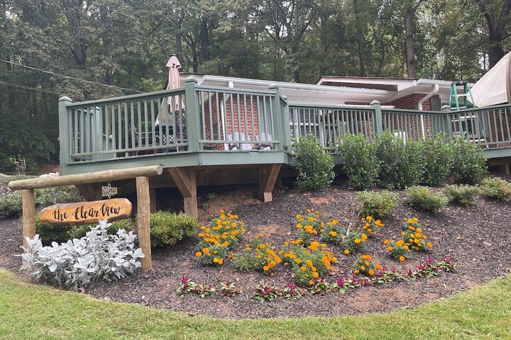 Mountain Aire Cottages Inn & Glamping