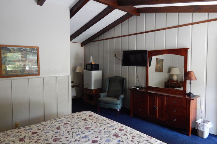 Room 18 of 23