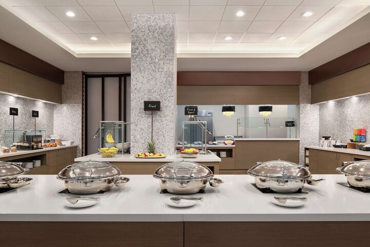 Embassy Suites by Hilton Cleveland Rockside
