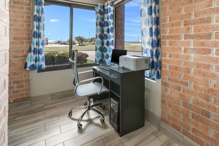 Business Center 38 of 38