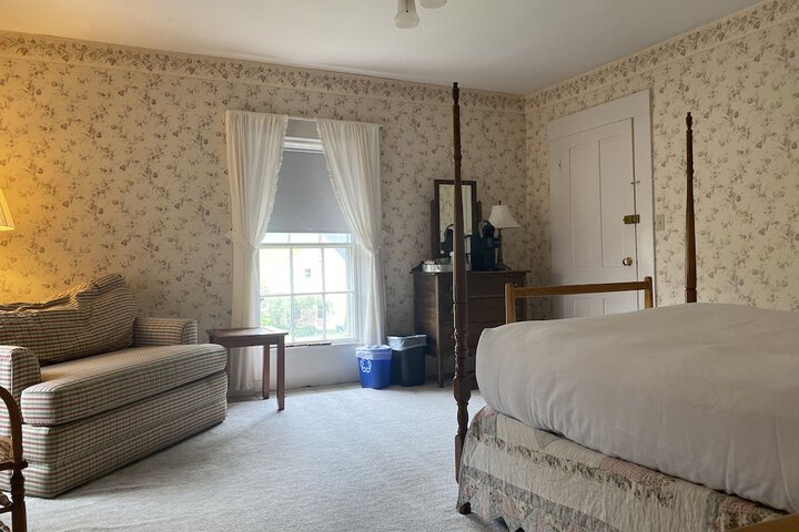 Room 243 of 294