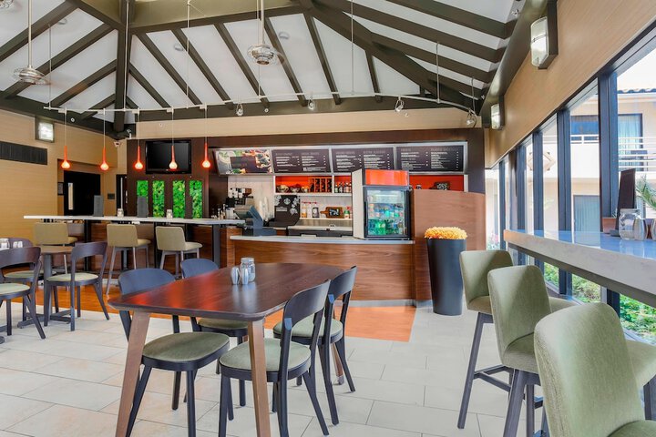 Courtyard by Marriott San Diego Del Mar / Solana Beach