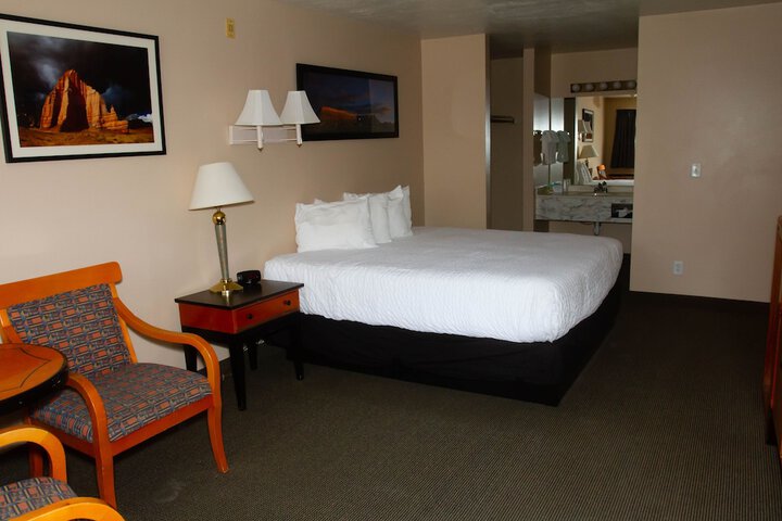 Room 9 of 11