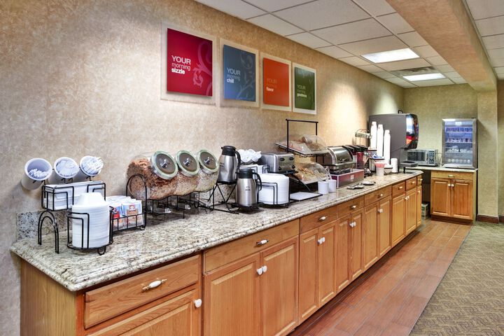 Breakfast/Coffee Service 31 of 34