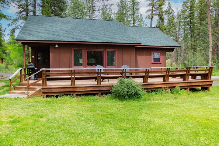 Lake Creek Lodge