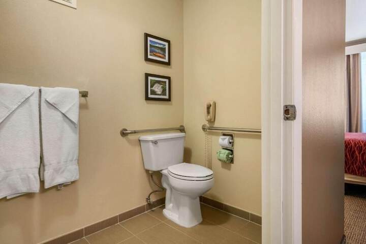 Room 10 of 13
