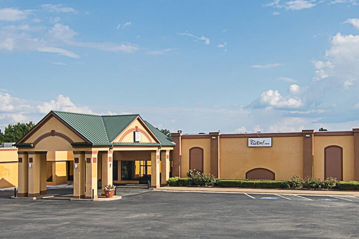 Red Roof Inn Forsyth