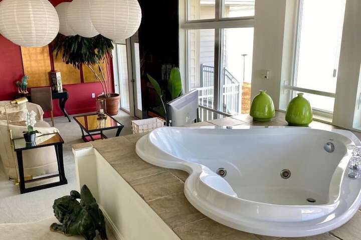 Hot Tub 72 of 76