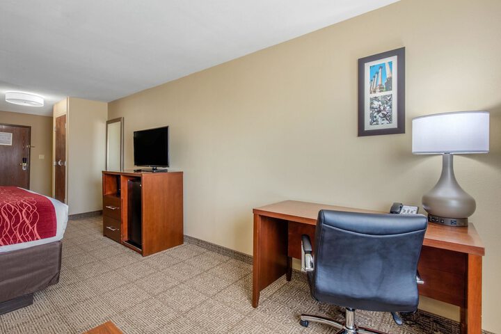 Room 16 of 40