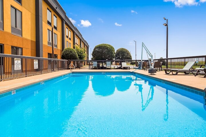 Pool 2 of 25