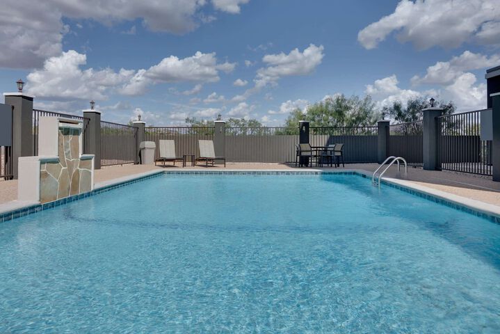 Pool 10 of 73
