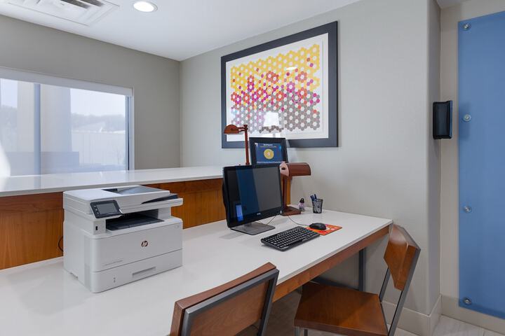 Holiday Inn Express Hotel & Suites Weston by IHG