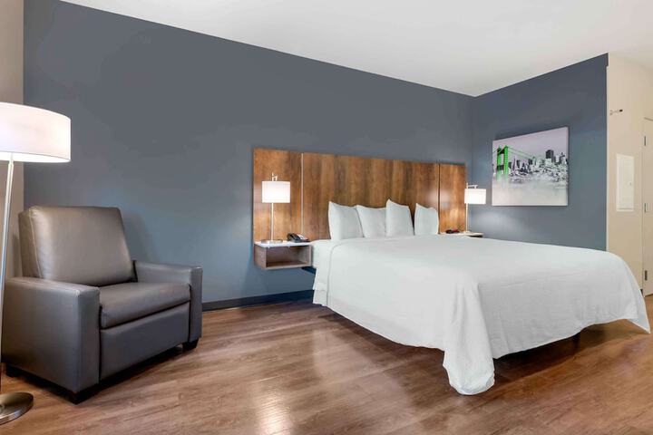 Room 26 of 37