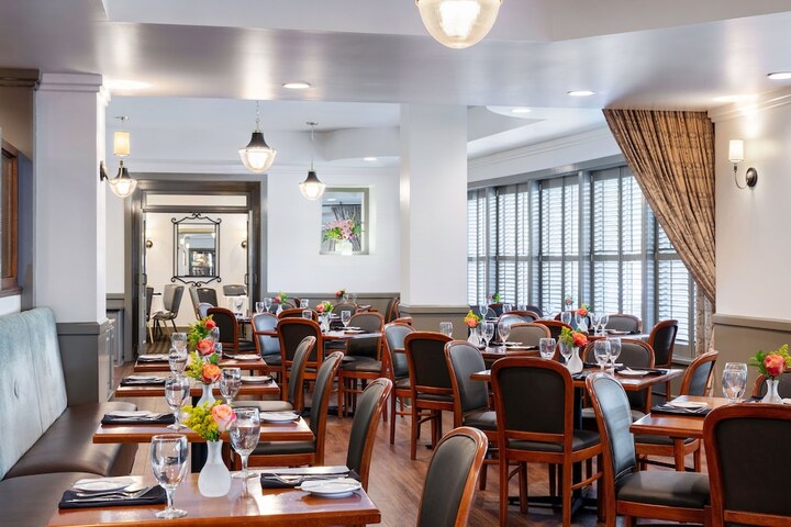 Dining 50 of 74