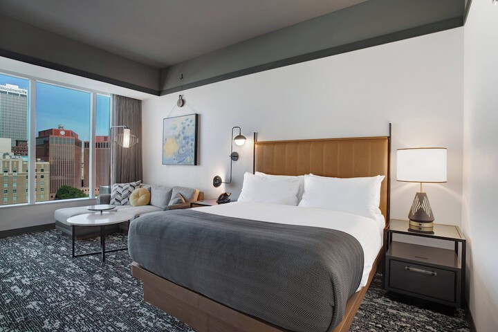 Room 10 of 65