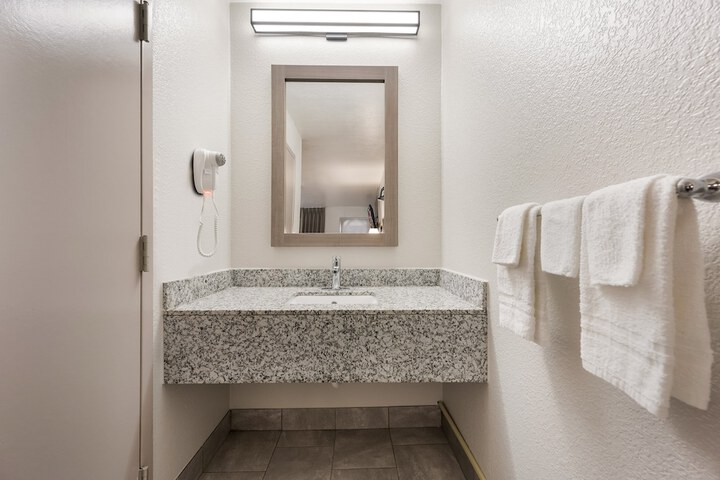 Room 19 of 30