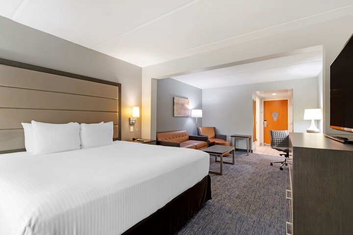 Room 9 of 37