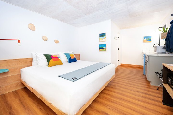 Room 18 of 27