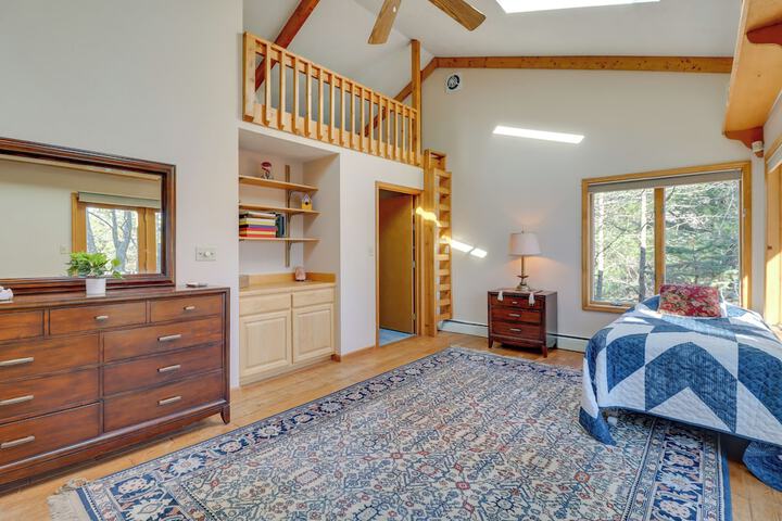 Near Skiing: Lakefront Gem w / Kayaks in Long Pond