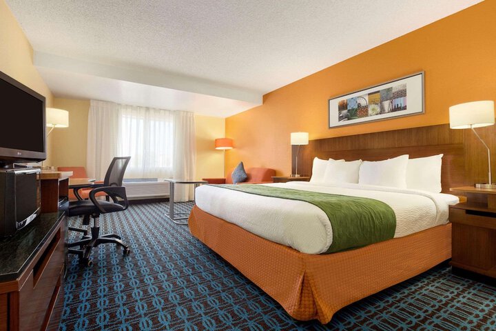 Room 15 of 25