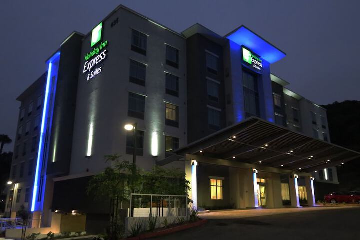 Hotel 4 of 61