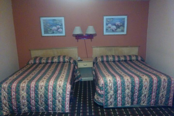 Room 10 of 20