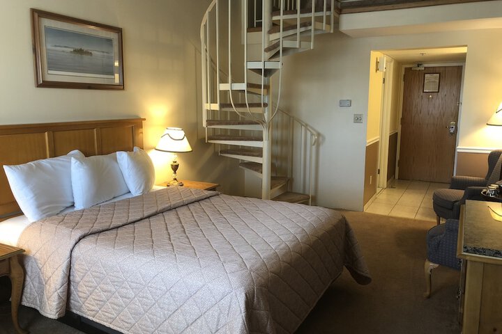 Room 22 of 65