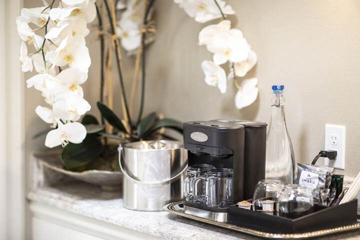 Breakfast/Coffee Service 35 of 44