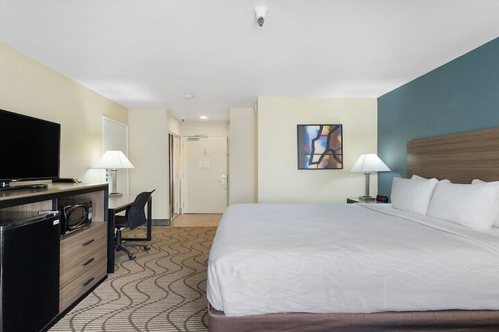 Best Western Plus Heritage Inn