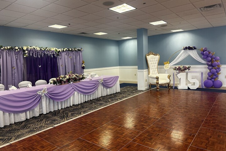 Ballroom/Hall 53 of 69