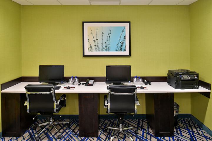 Business Center 39 of 39