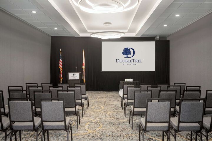 Doubletree by Hilton Fort Myers at Bell Tower Shops