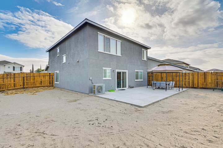 Chowchilla Home w / Private Patio!
