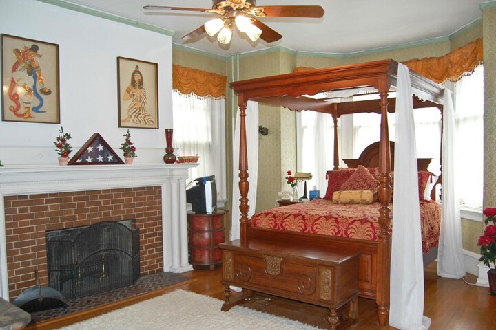 The Albanus Phillips Inn