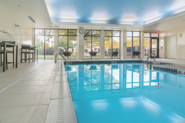 Courtyard by Marriott West Springfield