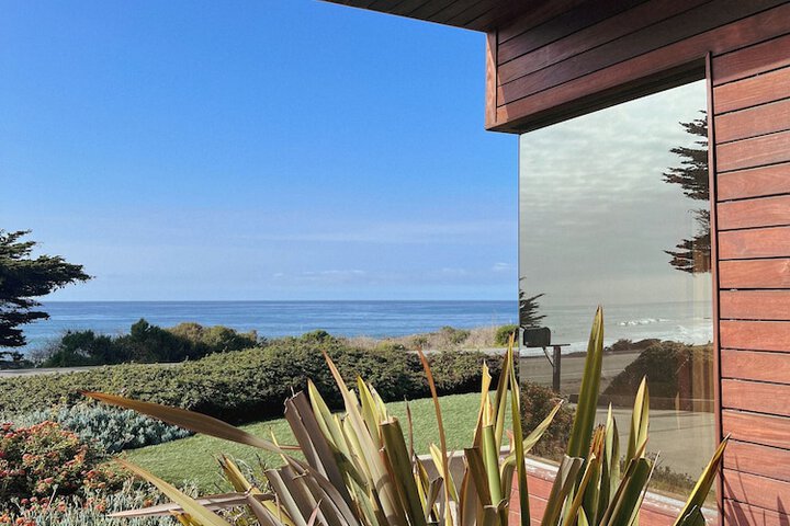 Cambria Landing Inn & Suites