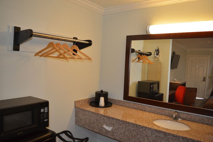 Room 18 of 46