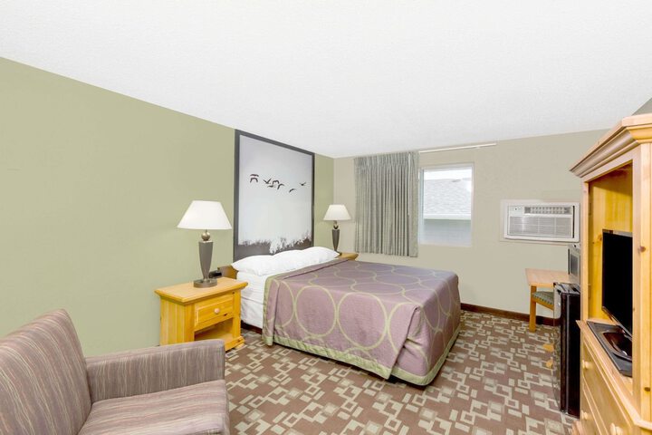 Room 28 of 32