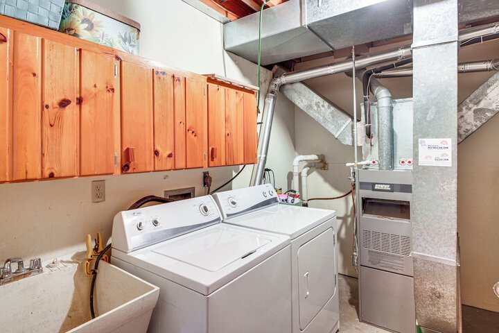 Beach & Lake Access: Brainerd Townhome