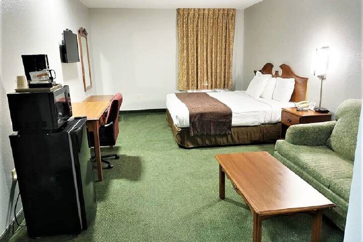 Star City Inn & Suites