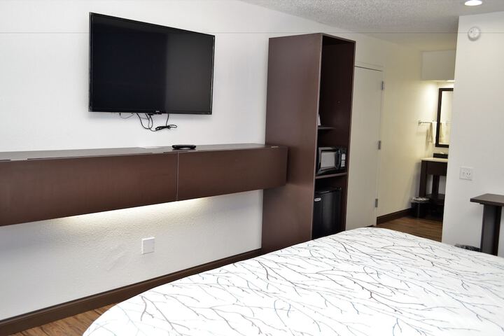 Room 17 of 25