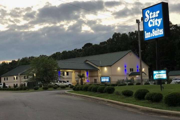 Star City Inn & Suites