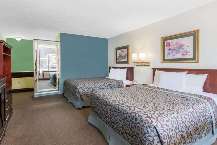 Room 8 of 26