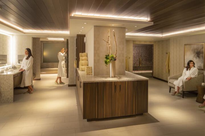 Silver Legacy Reno- a Caesars Rewards Destination