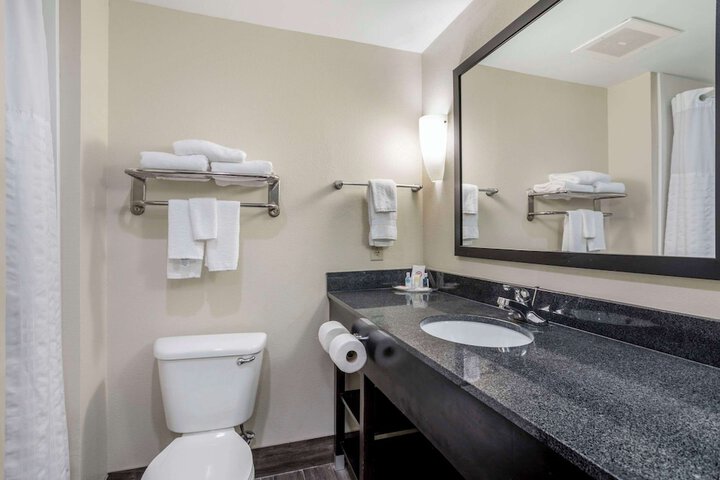 Room 20 of 32