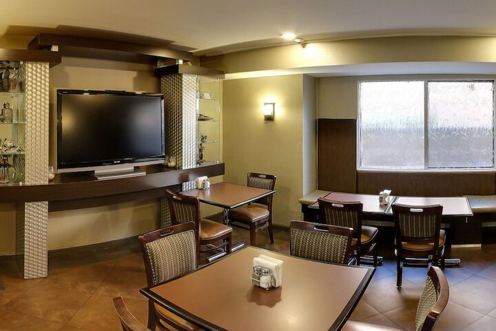 Hotel Strata